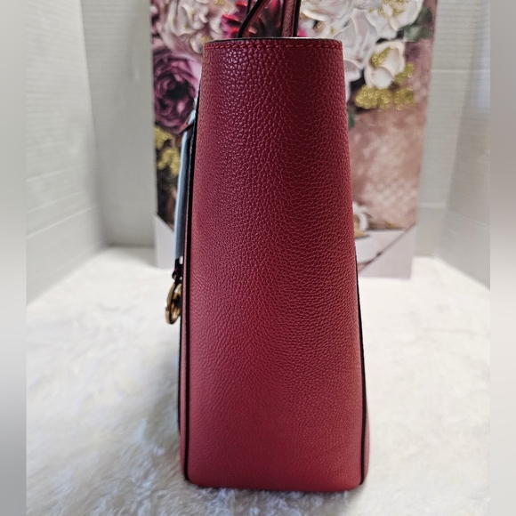 🥰MICHAEL Michael Kors Large Pocket Tote in Red with Brown Pocket - Picture 6 of 15